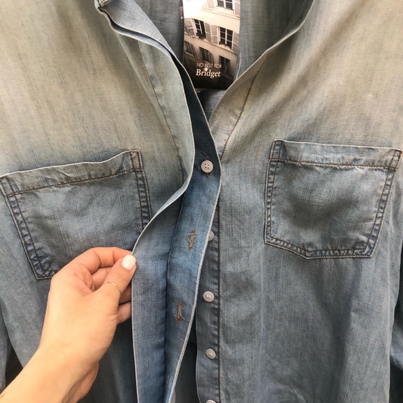 NWT Soft Chambray Button-up - Picture 2 of 8